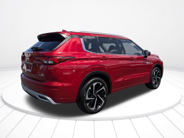Used 2024 Mitsubishi Outlander SEL AWD/4WD image 3