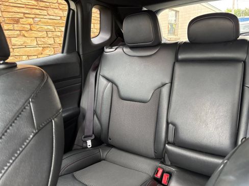 Used 2025 Jeep Compass Trailhawk AWD/4WD image 37