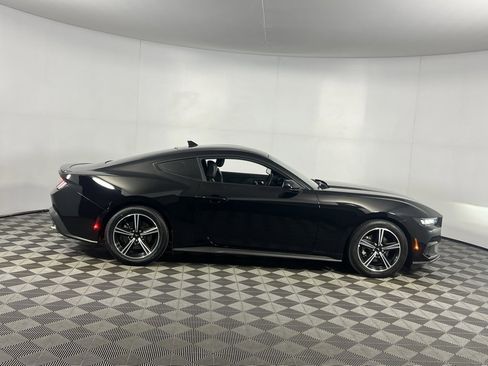 Used 2024 Ford Mustang Premium image 5