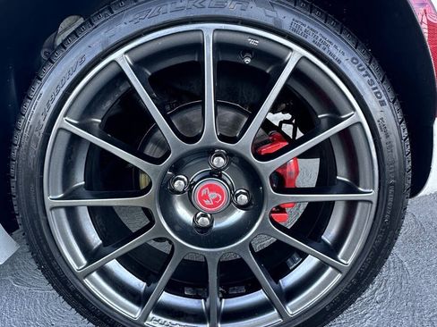 Used 2013 FIAT 500 Abarth w/ Beats Audio Pkg FWD image 13