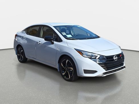 New 2025 Nissan Versa SR w/ Trunk Package image 3