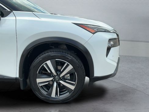Certified 2025 Nissan Rogue SL w/ SL Premium Package FWD image 27