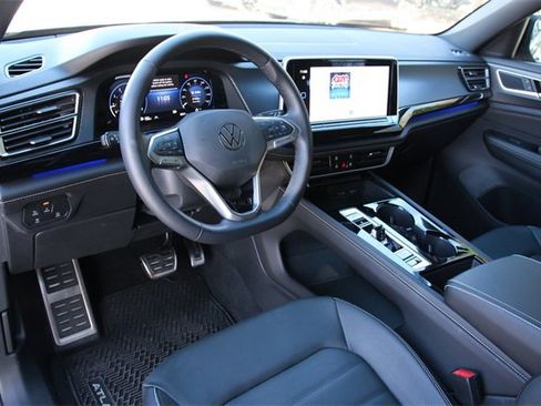 Certified 2025 Volkswagen Atlas Cross Sport SEL R-Line image 9