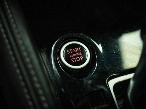 Used 2019 Nissan Kicks S image 14