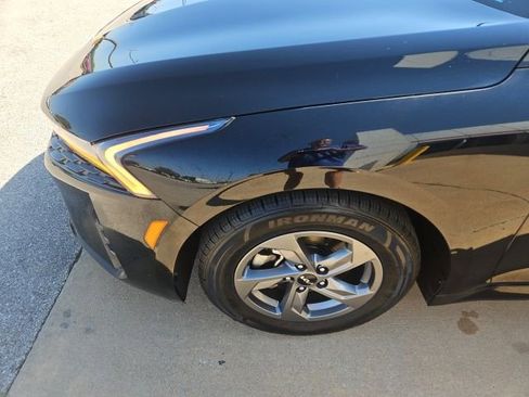 Used 2023 Kia K5 LXS image 12