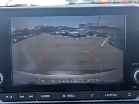 Used 2023 Nissan Rogue SV image 21