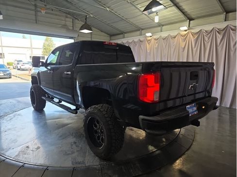 Used 2017 Chevrolet Silverado 1500 LTZ Z71 w/ LTZ Plus Package image 6