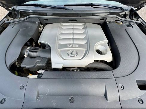 Used 2013 Lexus LX 570 4WD w/ Luxury Pkg image 21