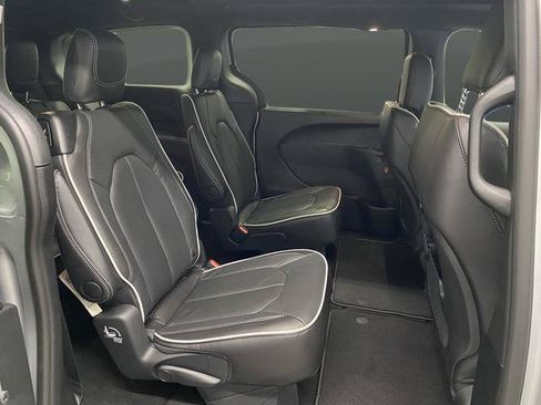 New 2026 Chrysler Pacifica Limited w/ S Appearance Package AWD/4WD image 34