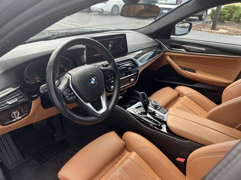 Used 2022 BMW 530i xDrive AWD/4WD image 10
