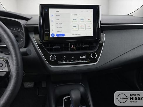 Used 2025 Toyota Corolla LE FWD image 9