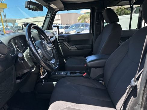Used 2018 Jeep Wrangler Unlimited Sport S AWD/4WD image 13