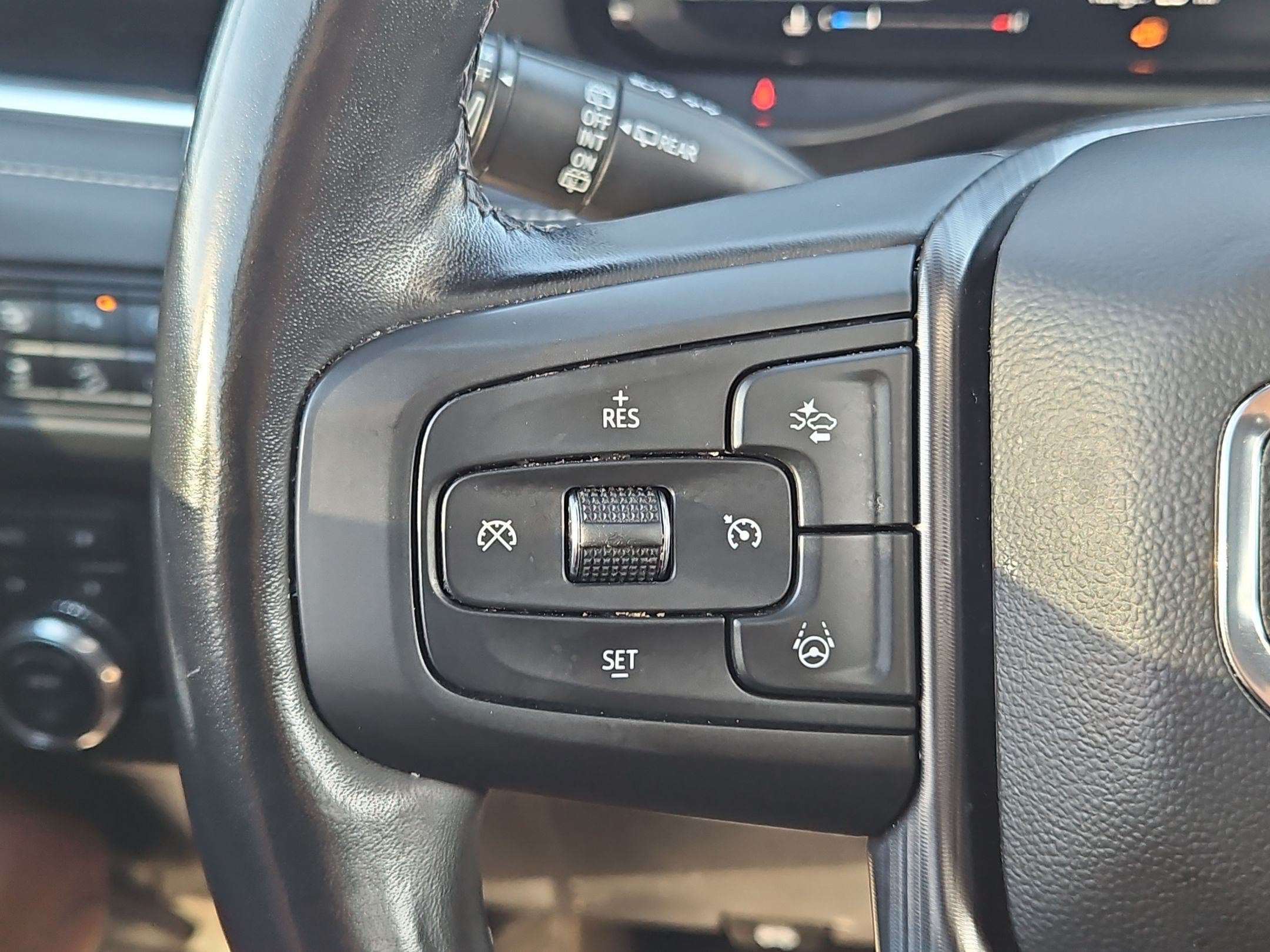 Certified 2023 GMC Yukon Denali Ultimate AWD/4WD image 18