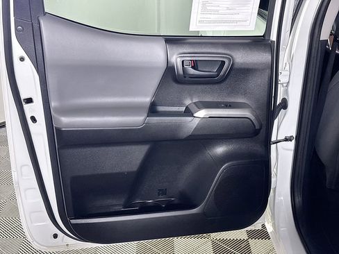 Used 2020 Toyota Tacoma SR5 image 18