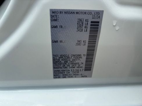 Used 2025 Nissan Altima 2.5 SV FWD image 28