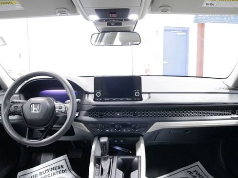 Certified 2023 Honda Accord LX image 17