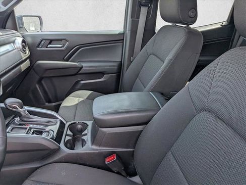 Used 2024 Chevrolet Colorado LT RWD image 14