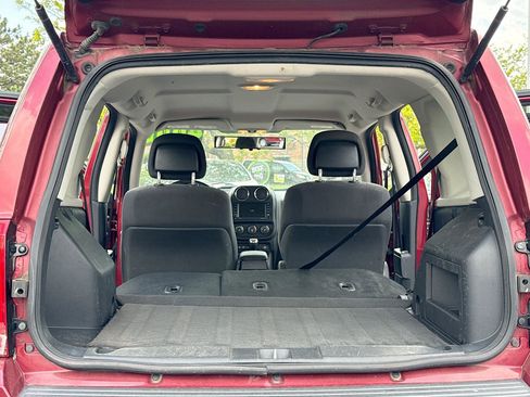 Used 2012 Jeep Patriot Latitude FWD image 7