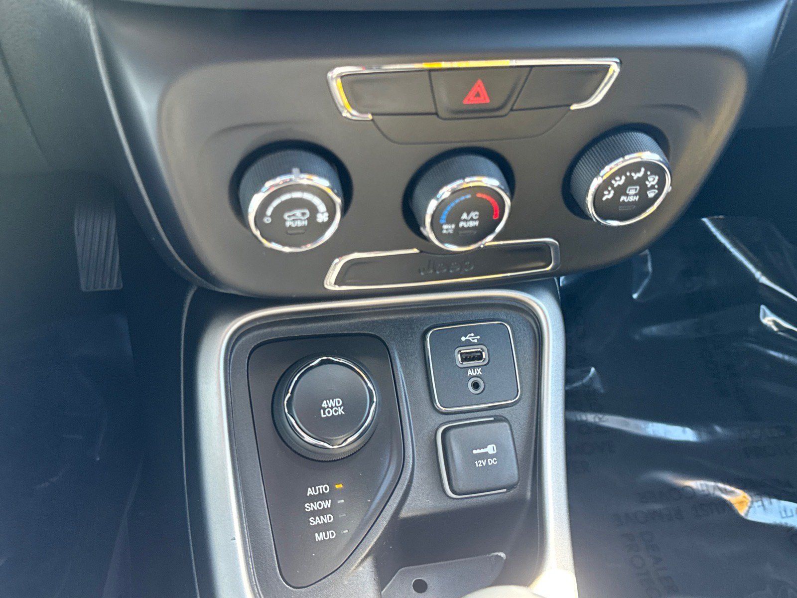 Used 2018 Jeep Compass Sport AWD/4WD image 11