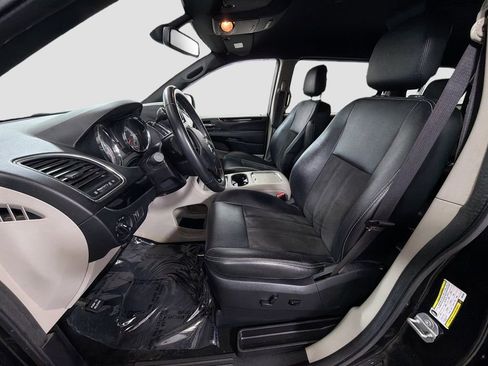 Used 2019 Dodge Grand Caravan SXT FWD image 21