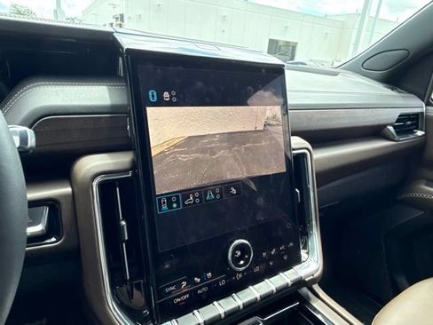 Used 2025 GMC Yukon Denali Ultimate AWD/4WD image 20