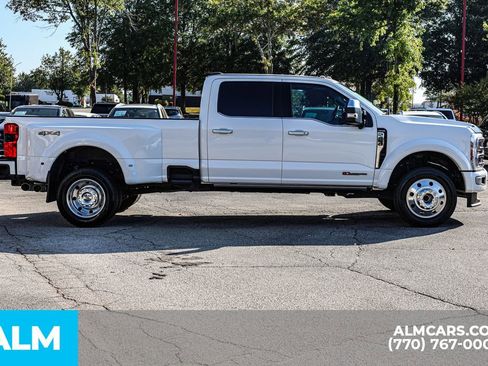 Used 2024 Ford F450 Limited image 10