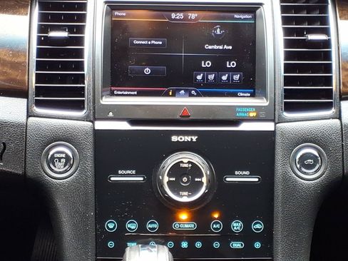 Used 2013 Ford Taurus Limited FWD image 6