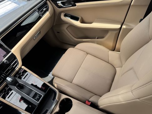 New 2025 Porsche Macan image 19