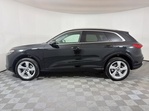 Used 2025 Audi Q5 Premium Plus w/ Premium Plus AWD/4WD image 2