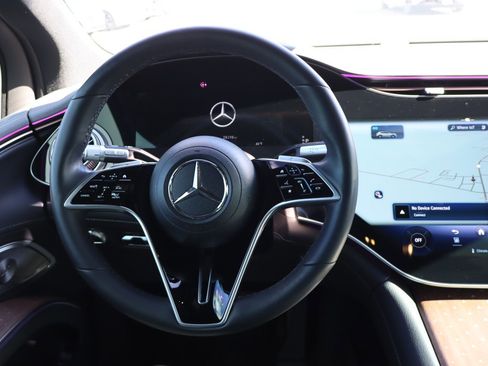 Used 2023 Mercedes-Benz EQS 580 4MATIC SUV w/ Pinnacle Trim Package image 11