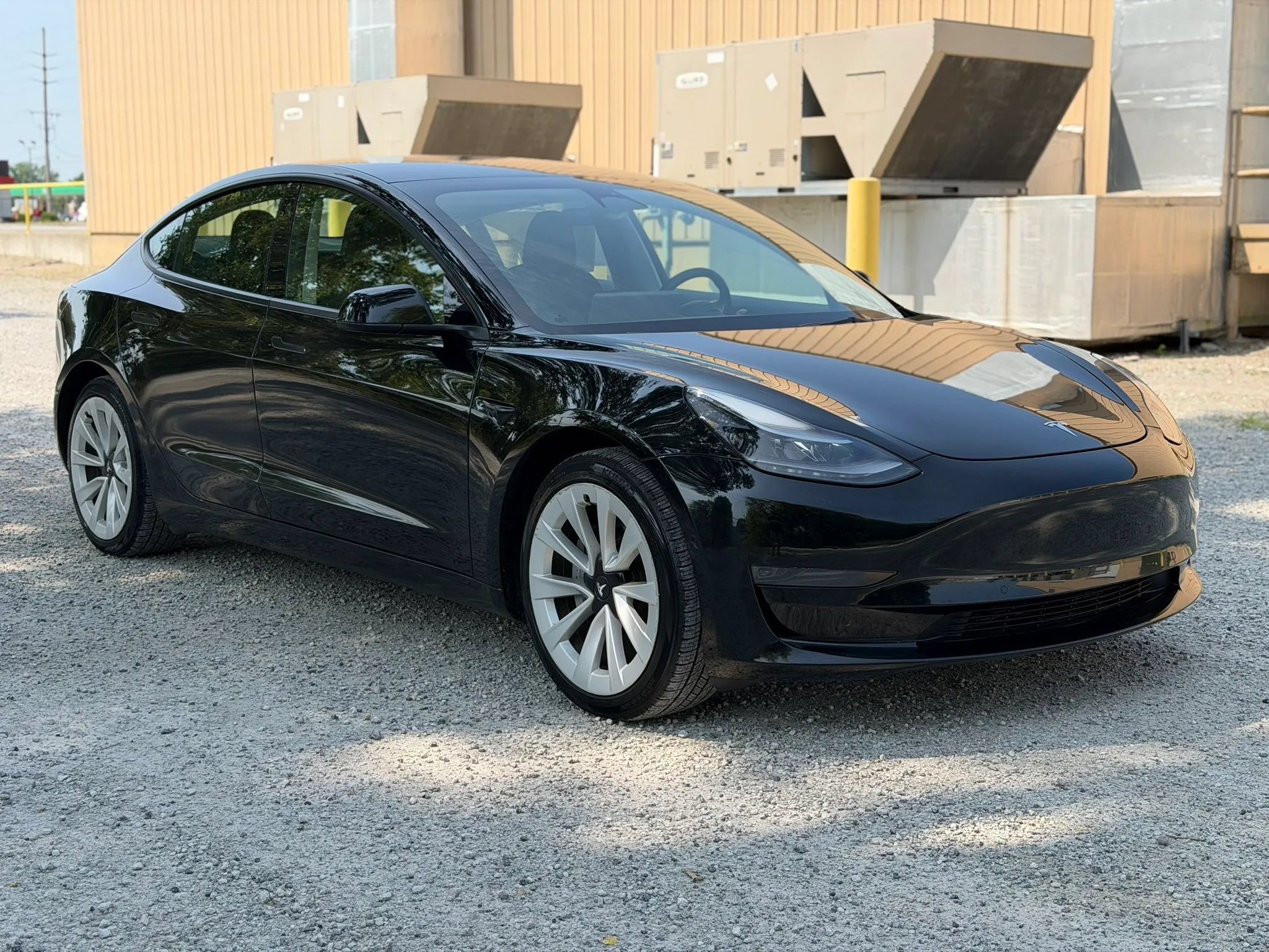 Used 2022 Tesla Model 3 RWD image 3