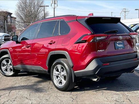 Used 2022 Toyota RAV4 XLE image 9