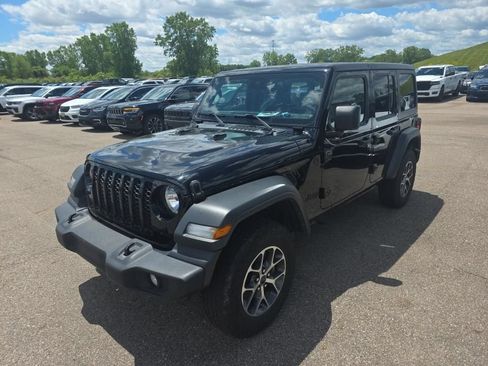 Used 2024 Jeep Wrangler Unlimited Sport AWD/4WD image 3