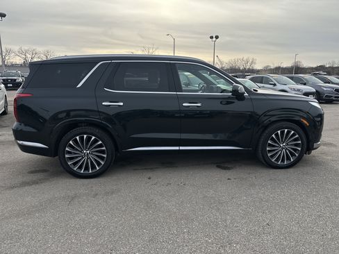 Used 2023 Hyundai Palisade Calligraphy image 4