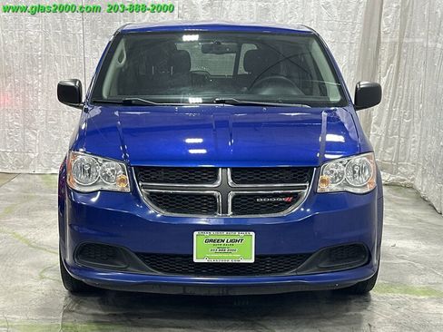Used 2018 Dodge Grand Caravan SE w/ UConnect Hands-Free Group image 19