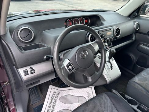 Used 2012 Scion xB FWD image 11
