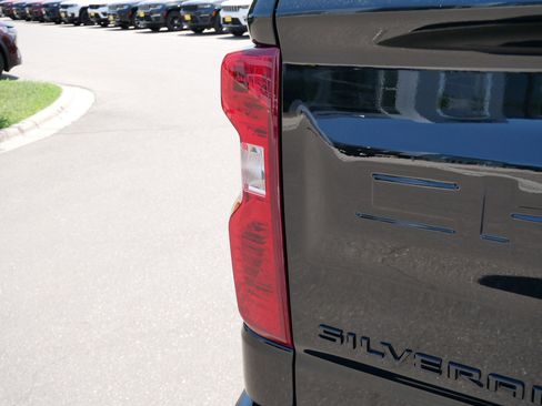 Used 2025 Chevrolet Silverado 1500 Custom Trail Boss w/ Midnight Edition AWD/4WD image 17