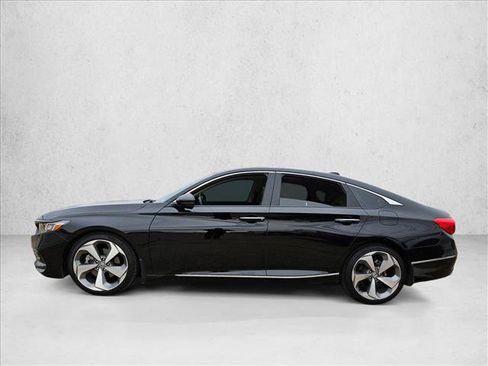 Used 2018 Honda Accord Touring image 8