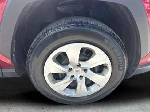 Used 2021 Toyota RAV4 LE AWD/4WD image 37