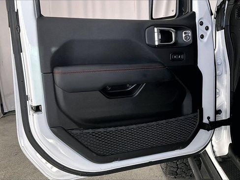 Used 2023 Jeep Gladiator Rubicon w/ Cold Weather Group image 25