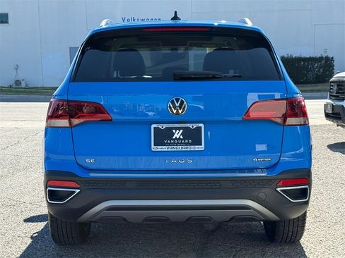 Used 2024 Volkswagen Taos SE image 7