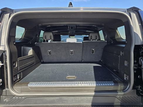 Used 2024 GMC Hummer EV 2X w/ LPO, Sport Package AWD/4WD image 28