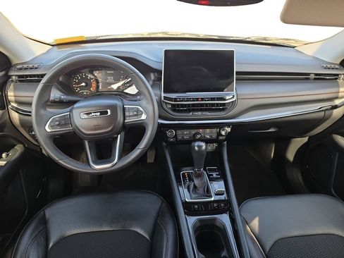 Used 2022 Jeep Compass Trailhawk AWD/4WD image 13