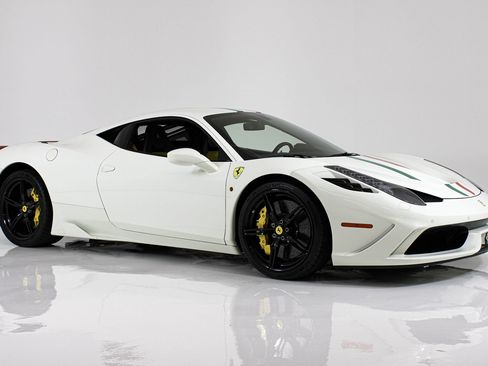 Used 2015 Ferrari 458 Speciale Coupe RWD image 12