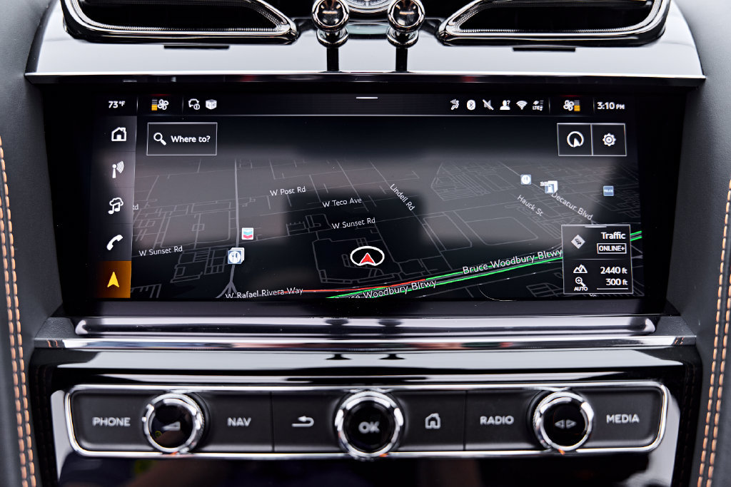Used 2025 Bentley Bentayga AWD/4WD image 79