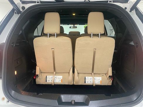 Used 2017 Ford Explorer XLT w/ Equipment Group 201A image 14