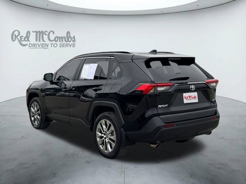 Used 2022 Toyota RAV4 XLE Premium image 3