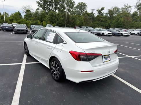 Used 2024 Honda Civic EX image 6