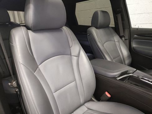 Used 2023 Buick Enclave Premium w/ Experience Buick Package image 9