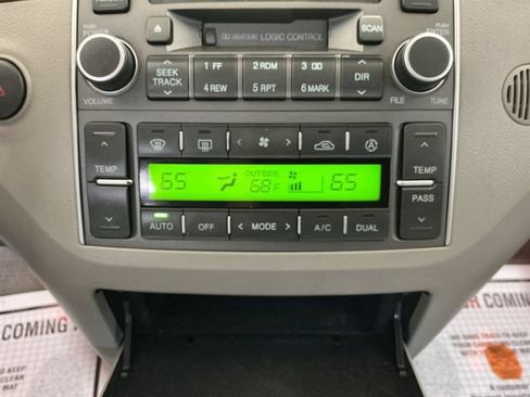 Used 2006 Hyundai Azera Limited FWD image 16